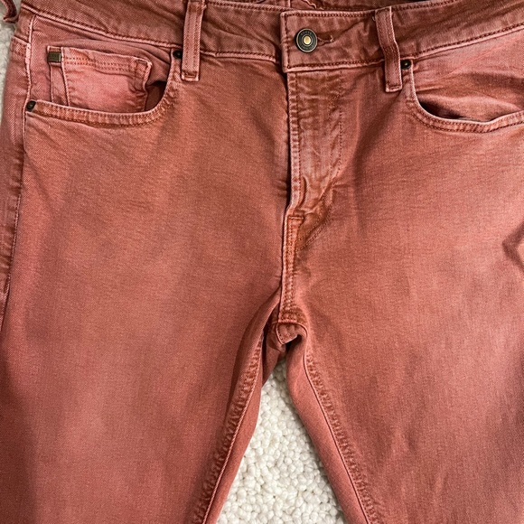 Guess jeans size 32 skinny in beautiful Coral color - Picture 3 of 3
